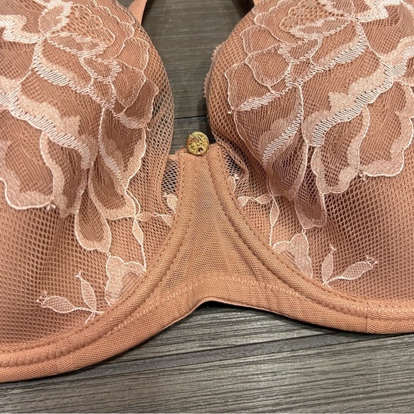 Natori Flora Contour Underwire Bra - Picture 2 of 8